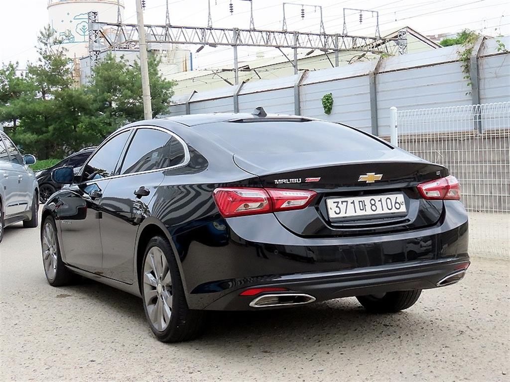 Chevrolet Malibu - Vista 3