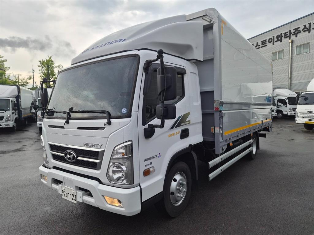 medium and large cargo truck 2023 Blanco - Importación desde Corea - HF Imports Iquique - Foto 1