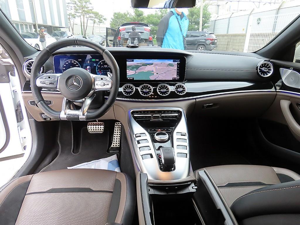 Mercedes Benz AMG GT - Vista 7