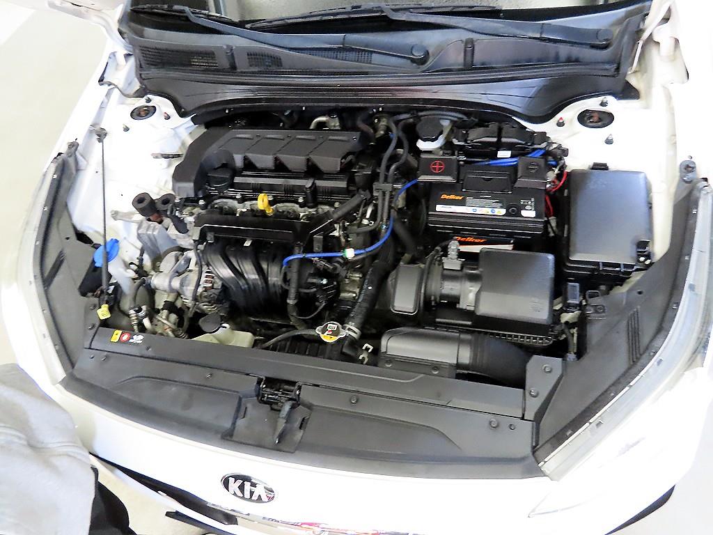 KIA K3 2019 Blanco - Importación desde Corea - HF Imports Iquique - Foto 18