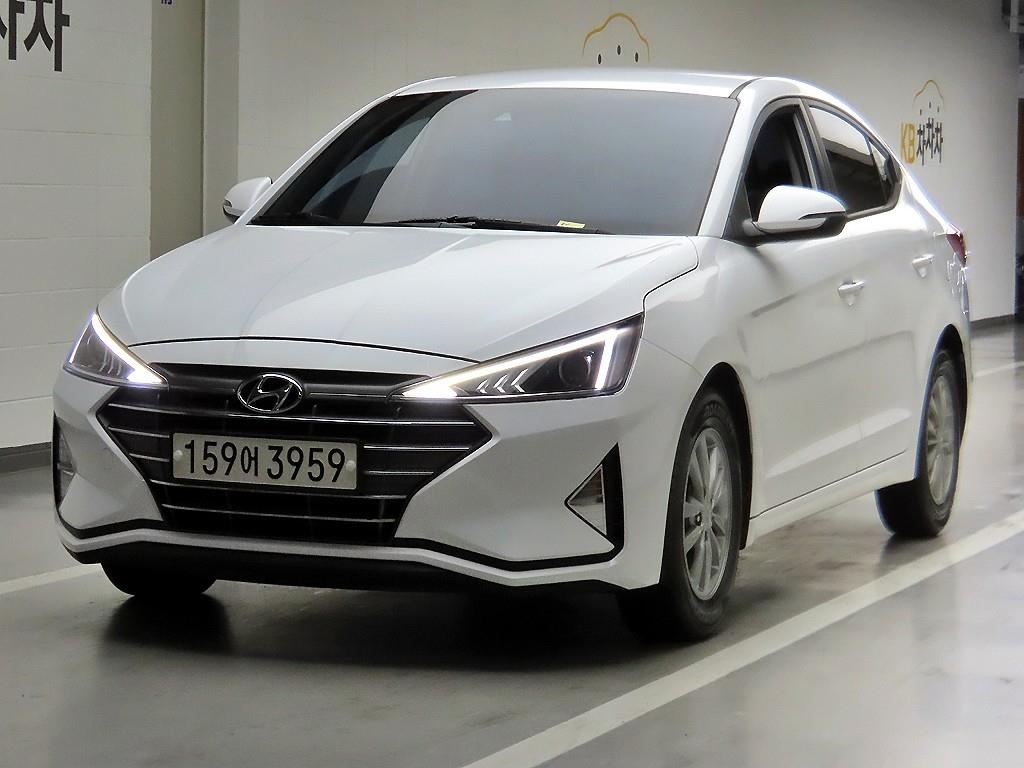 HYUNDAI Avante - Vista 2
