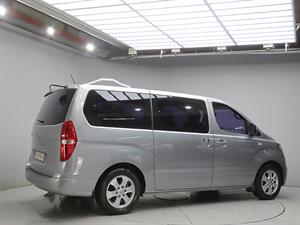 HYUNDAI Starex - Vista 8