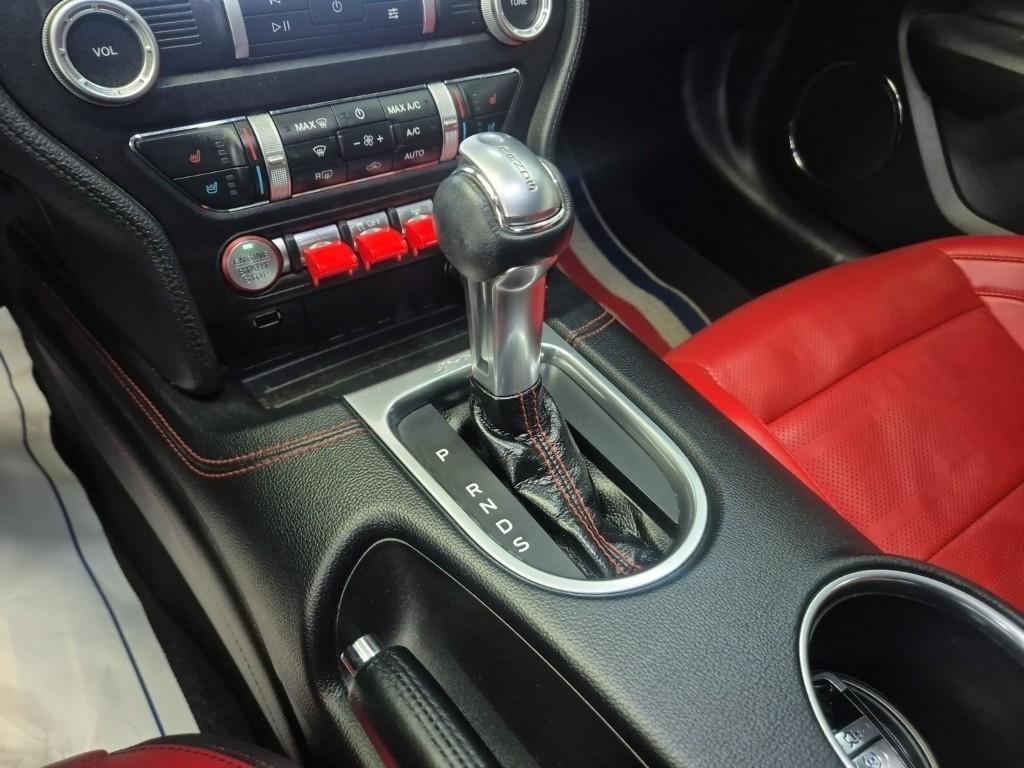 Ford Mustang - Vista 8