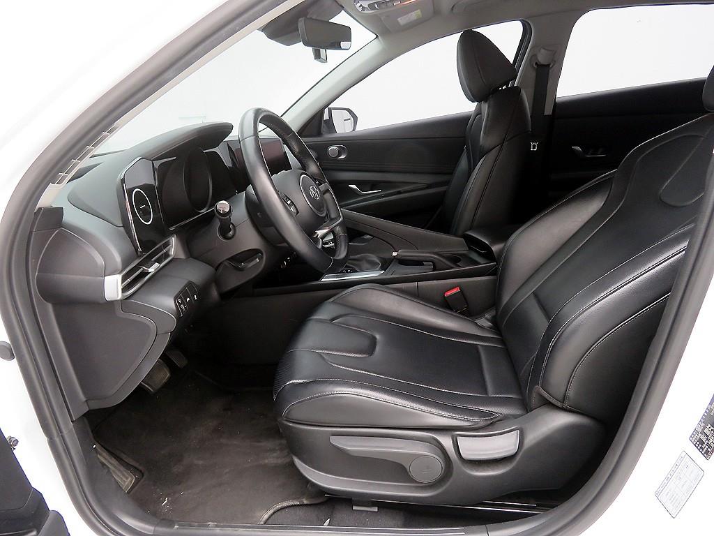 HYUNDAI Avante - Vista 5
