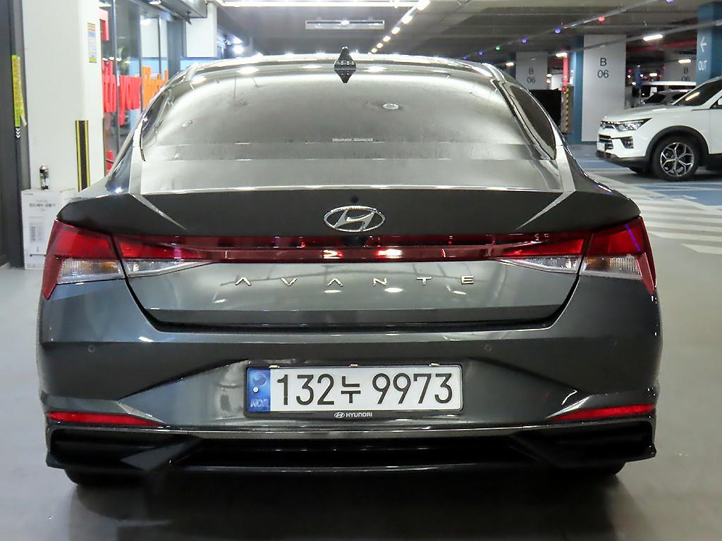 HYUNDAI Avante - Vista 5