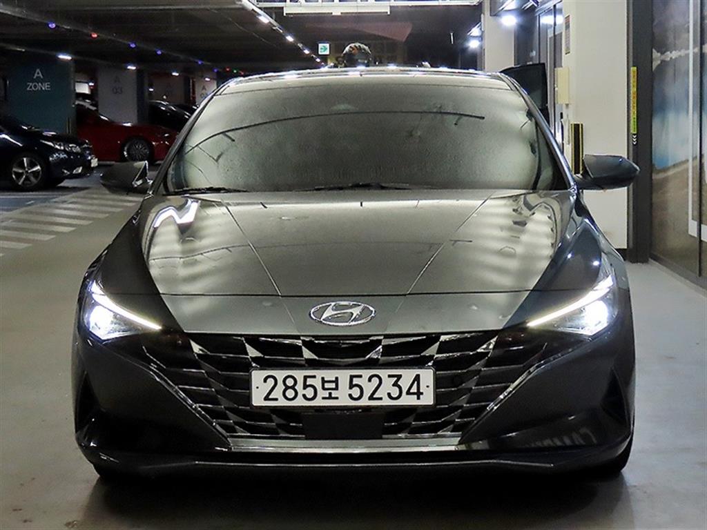 HYUNDAI Avante - Vista 2
