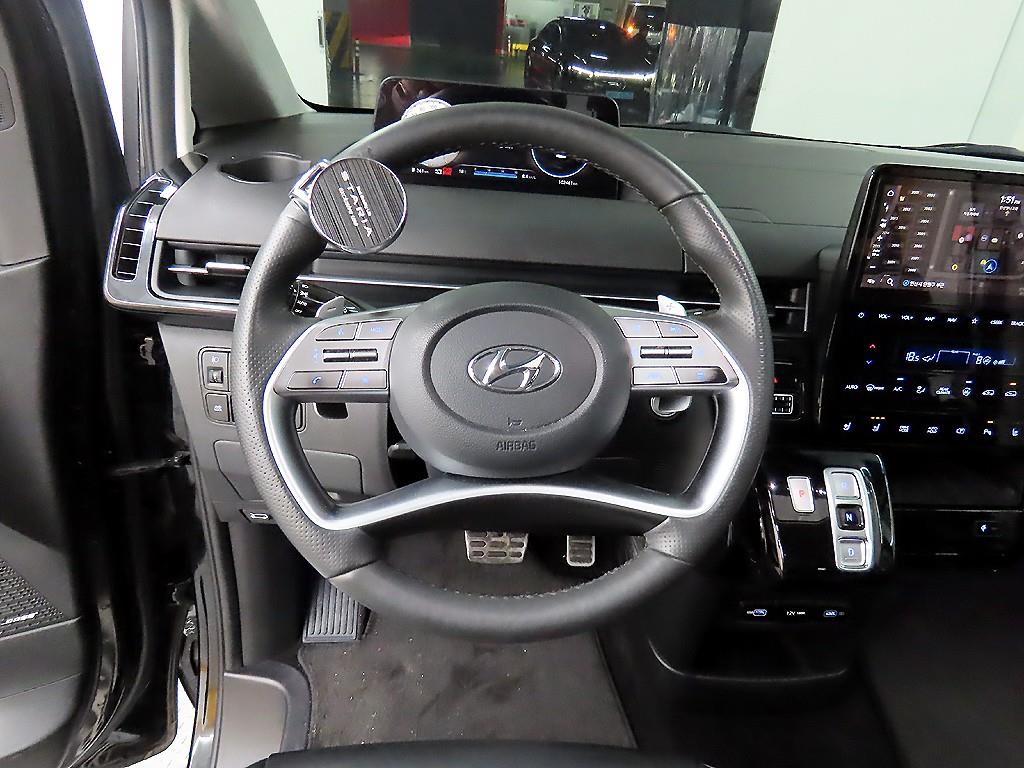 HYUNDAI Staria - Vista 9