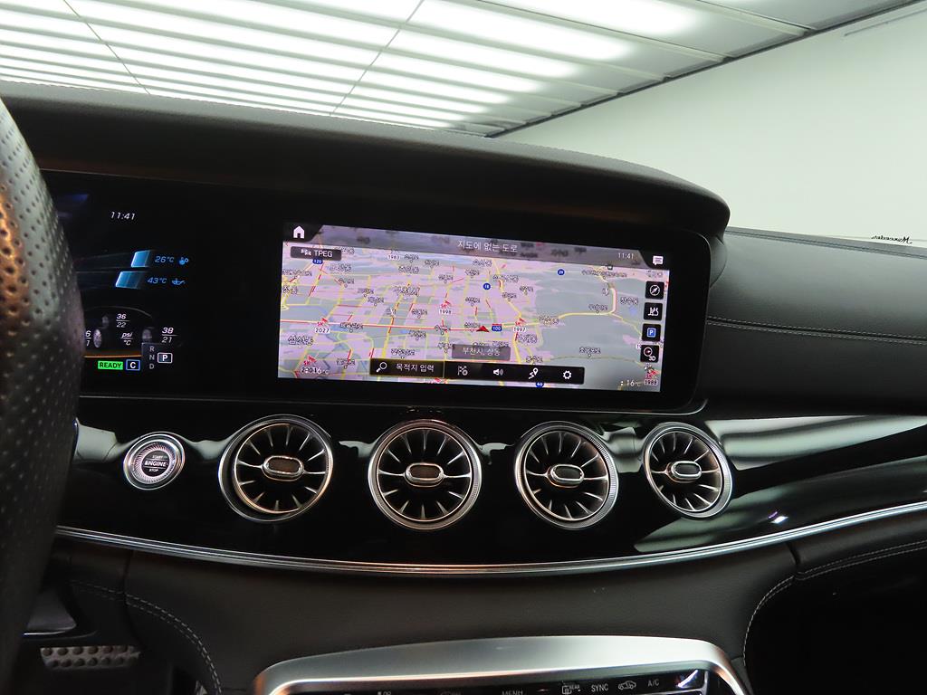 Mercedes Benz AMG GT - Vista 10