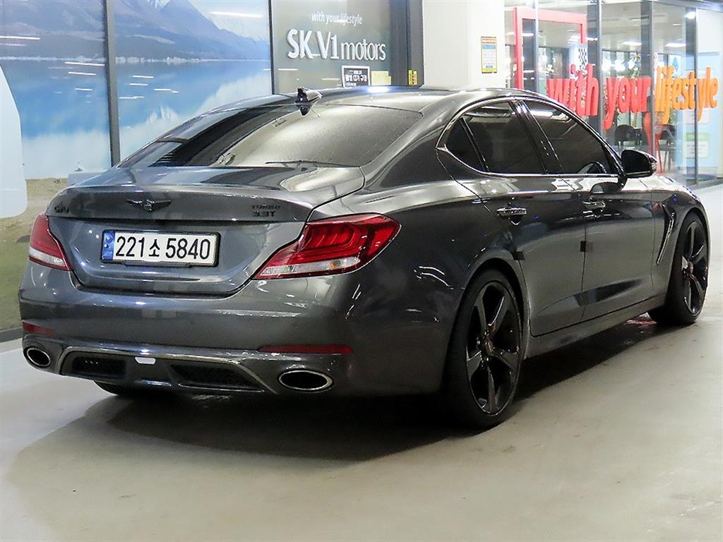 Genesis G70 - Vista 4