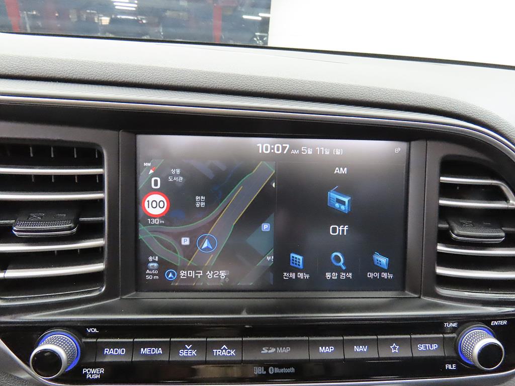 HYUNDAI Avante - Vista 10