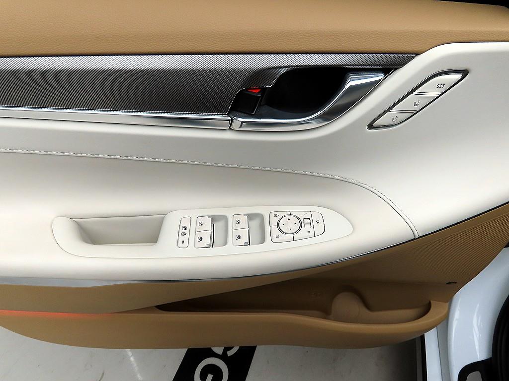 HYUNDAI Grandeur - Vista 11