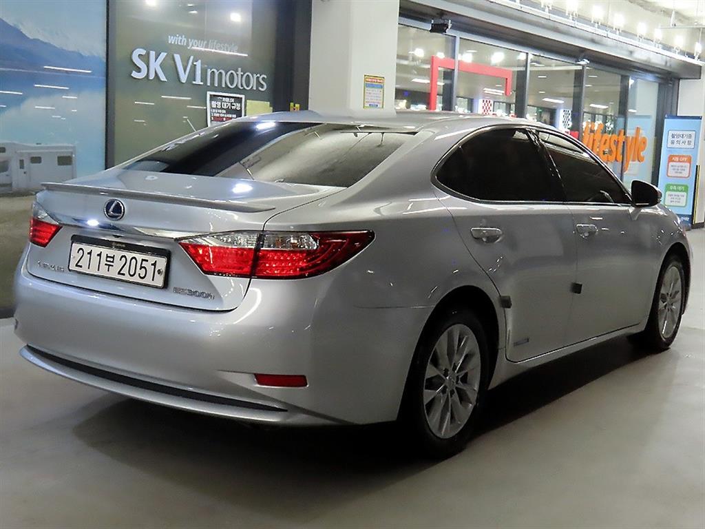 Lexus ES - Vista 4