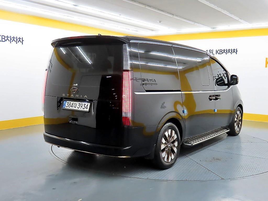HYUNDAI Staria - Vista 4
