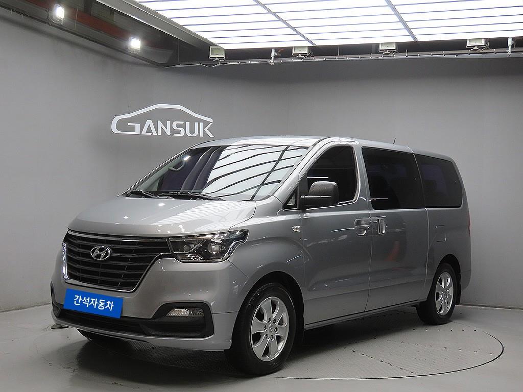 HYUNDAI Starex - Vista 3
