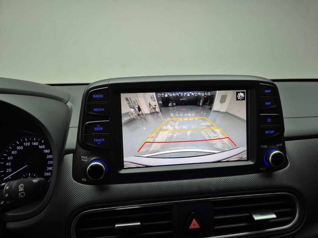 HYUNDAI Kona - Vista 12