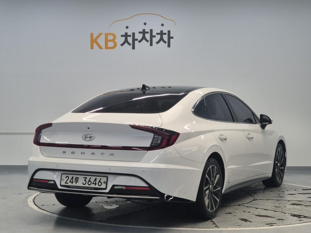 HYUNDAI Sonata - Vista 3