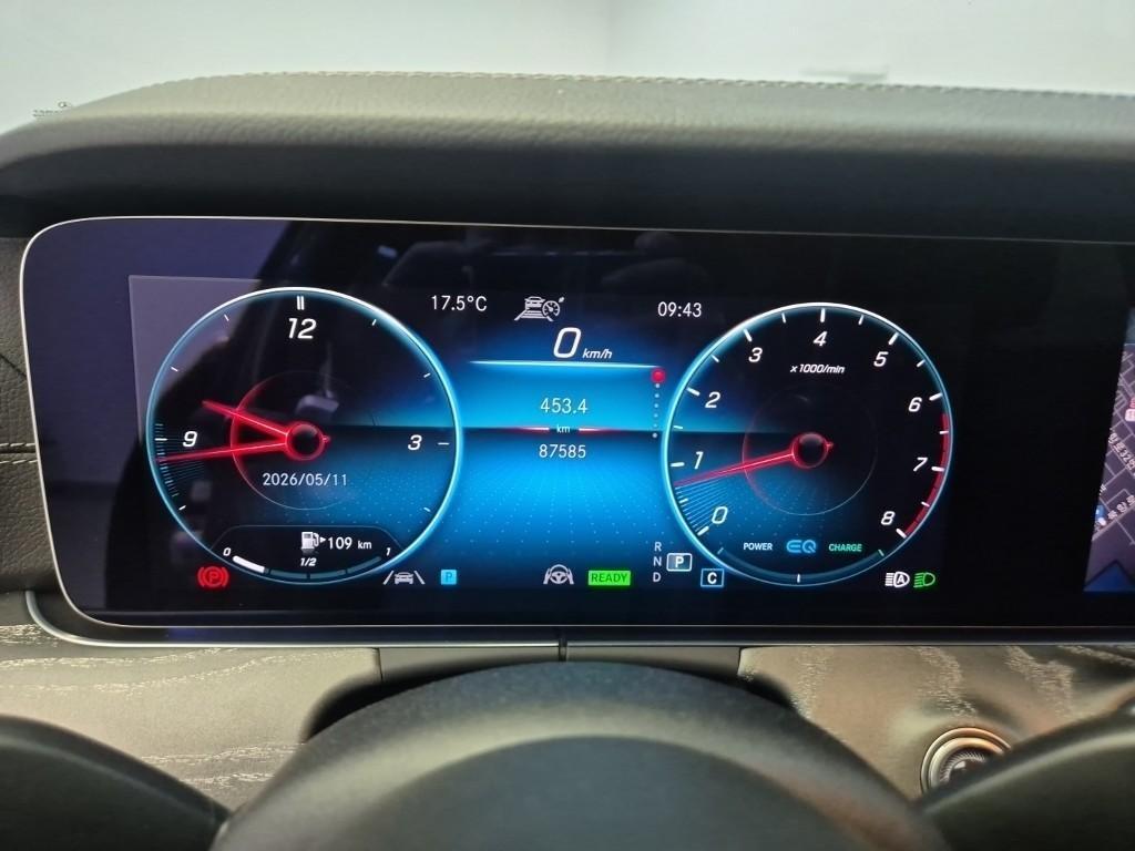 Mercedes Benz E class - Vista 6