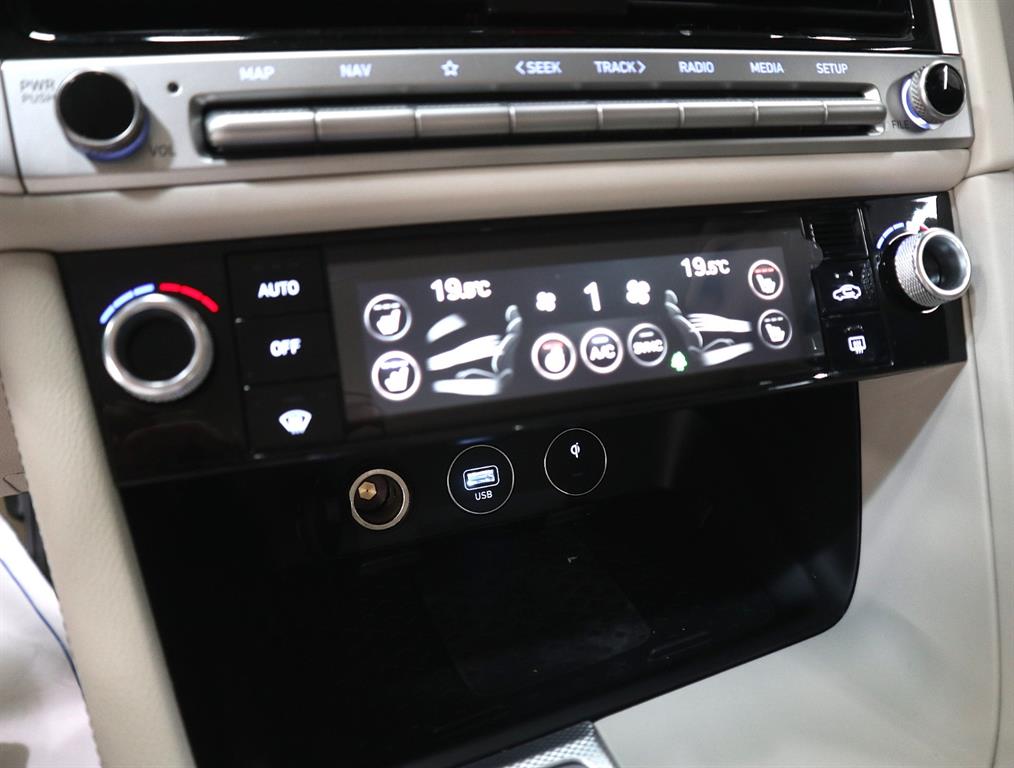 Genesis G70 - Vista 12