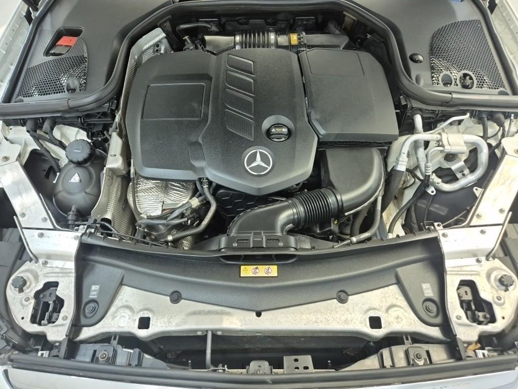 Mercedes Benz E class - Vista 5