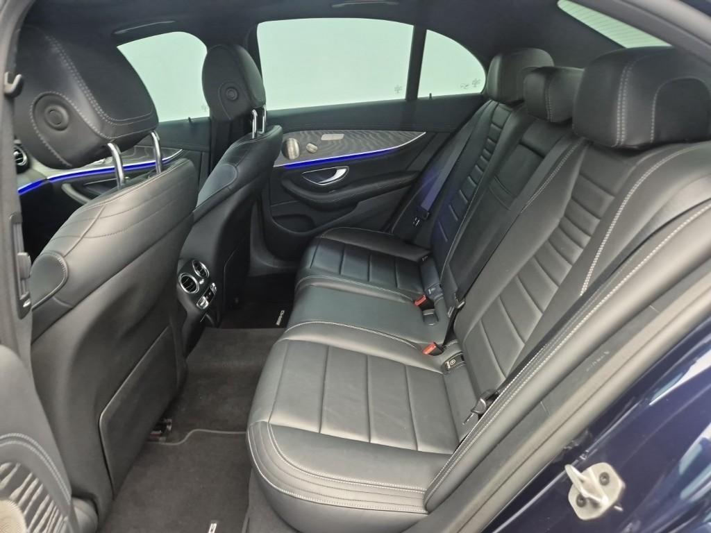 Mercedes Benz E class - Vista 12