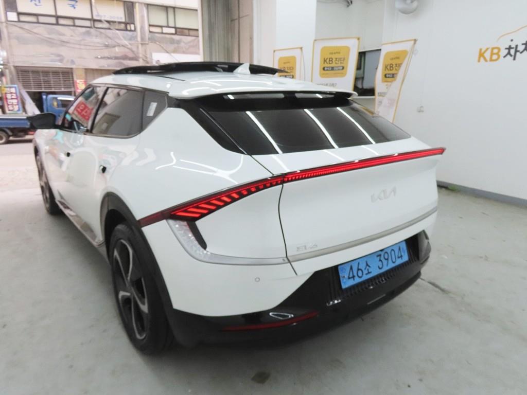 KIA EV6 - Vista 4