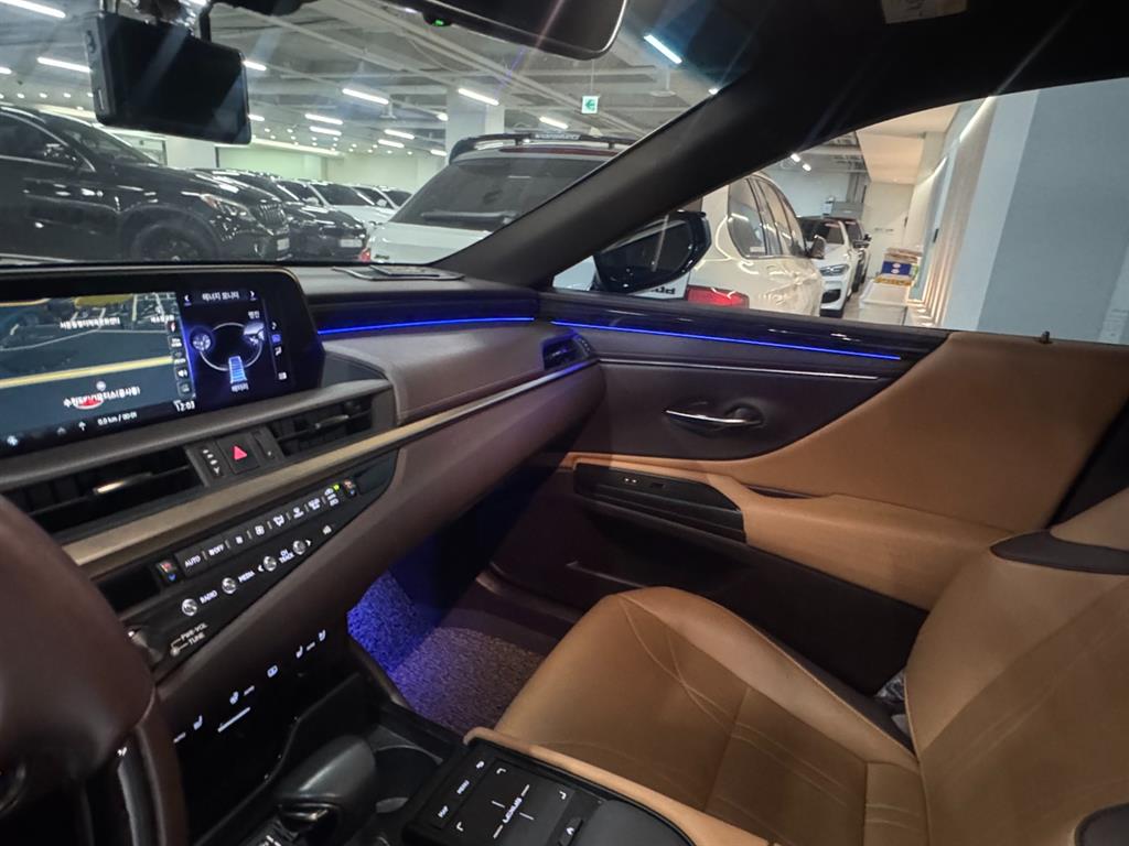 Lexus ES - Vista 6