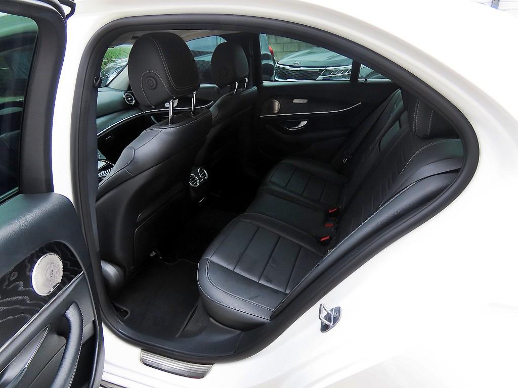 Mercedes Benz E class - Vista 6
