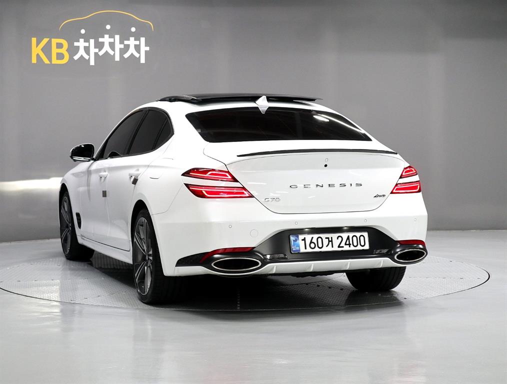Genesis G70 - Vista 4