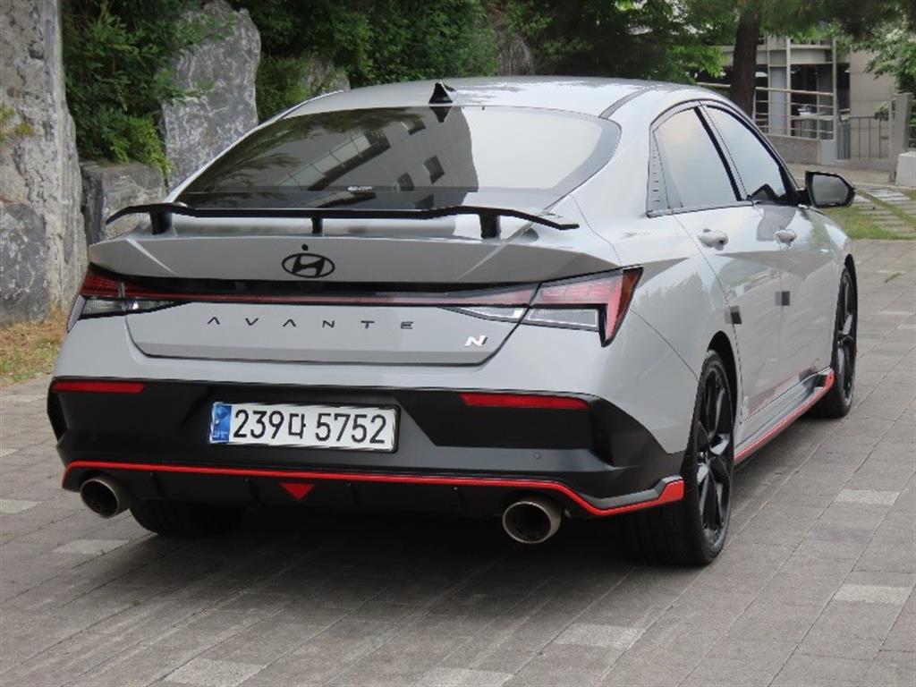 HYUNDAI Avante - Vista 5
