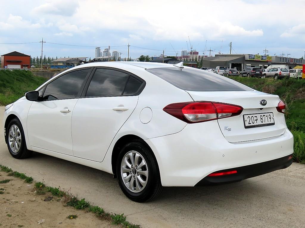 KIA K3 - Vista 3