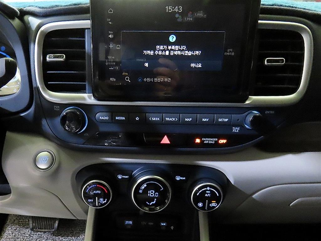 HYUNDAI Venue - Vista 11