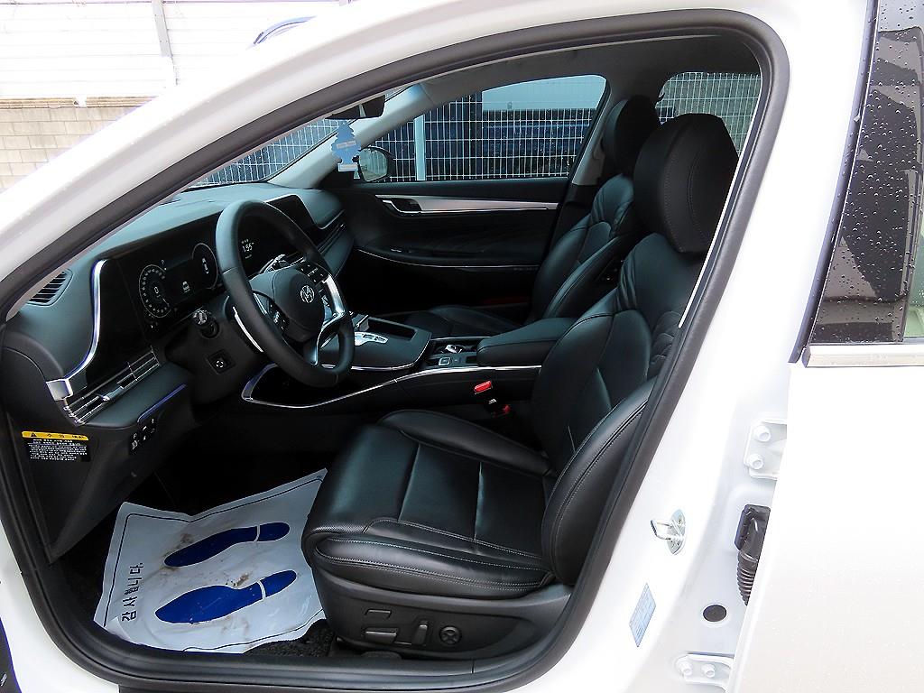 HYUNDAI Grandeur - Vista 5