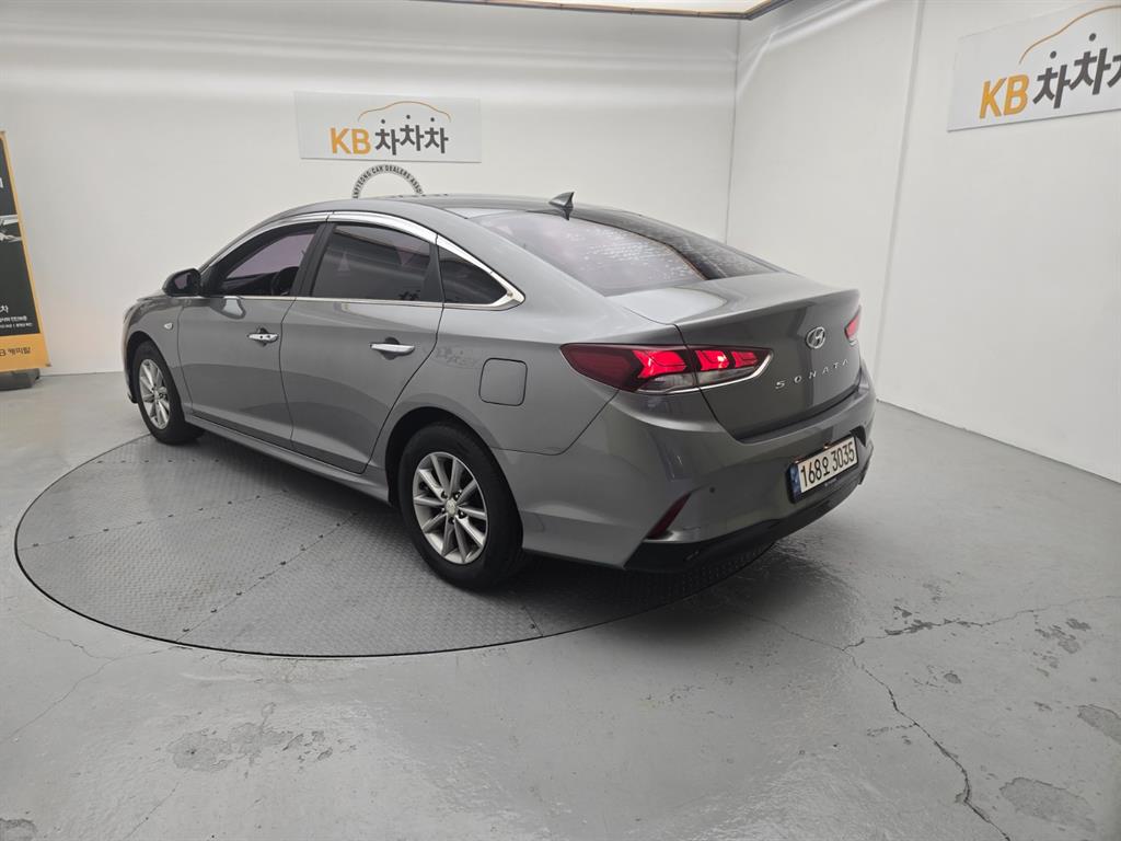 HYUNDAI Sonata - Vista 4