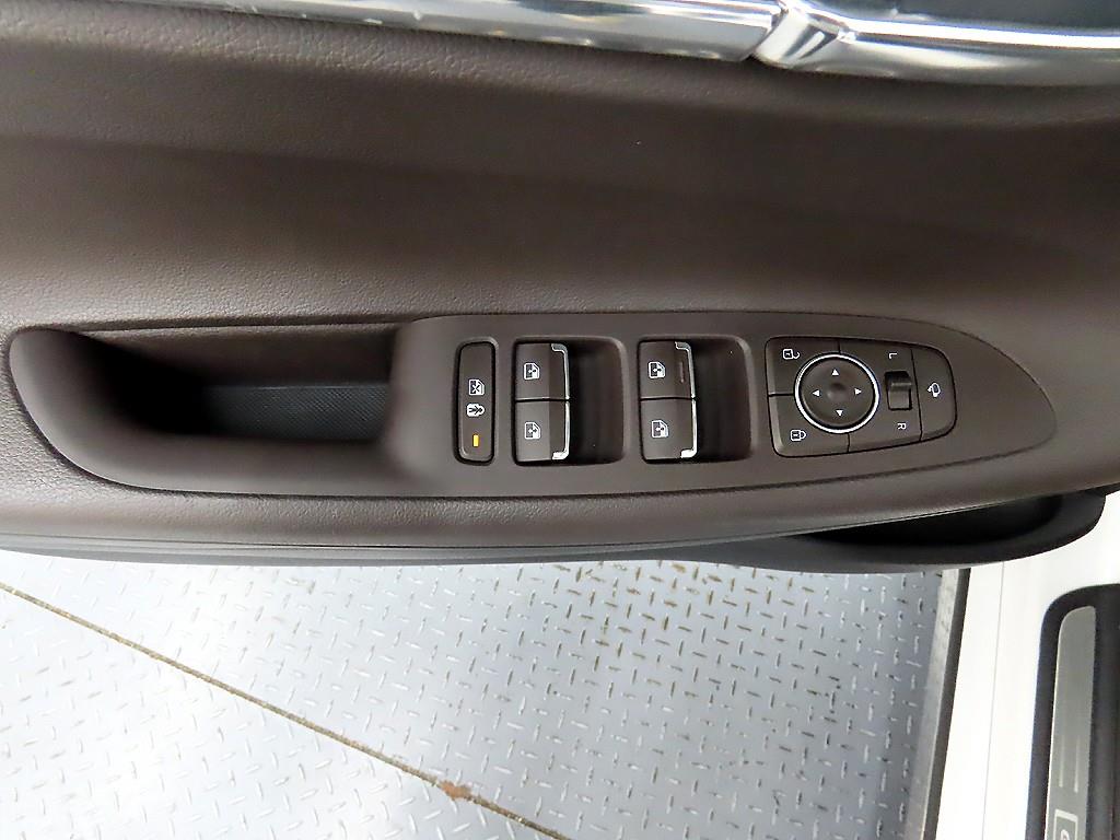 HYUNDAI Grandeur - Vista 11