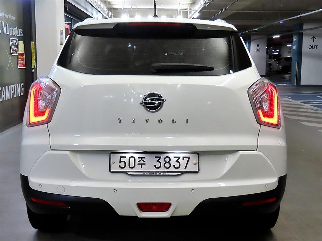 Ssangyong Tivoli - Vista 5