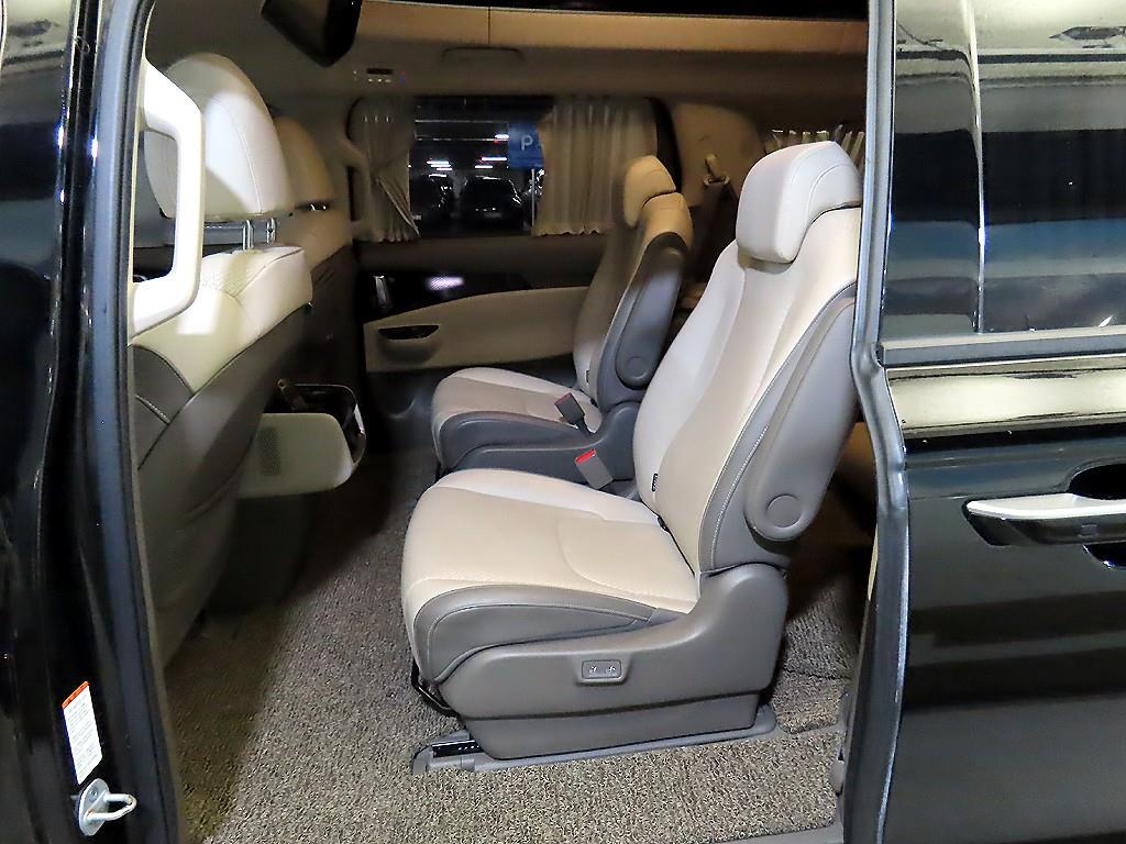 KIA Carnival - Vista 7