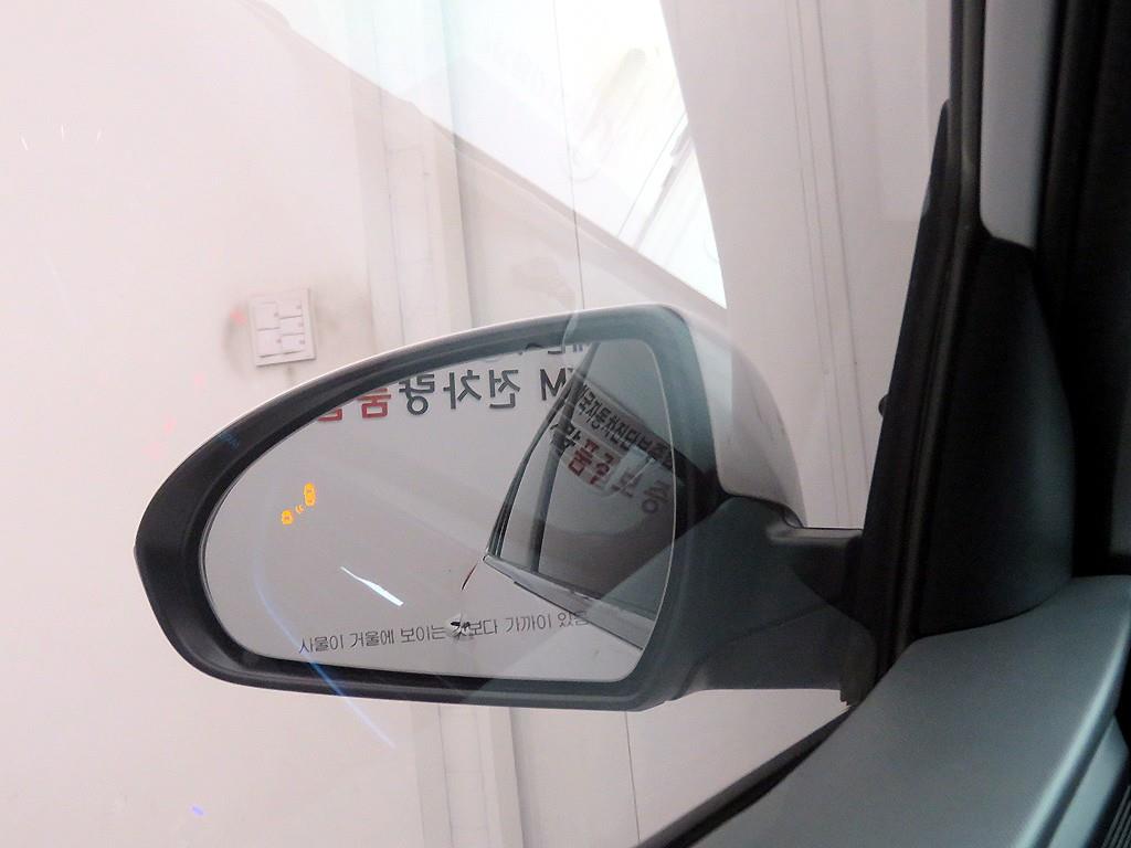 HYUNDAI Ioniq - Vista 6