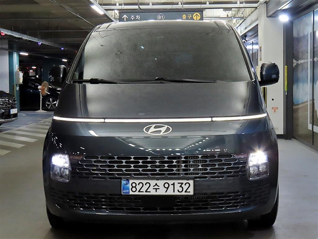HYUNDAI Staria - Vista 2