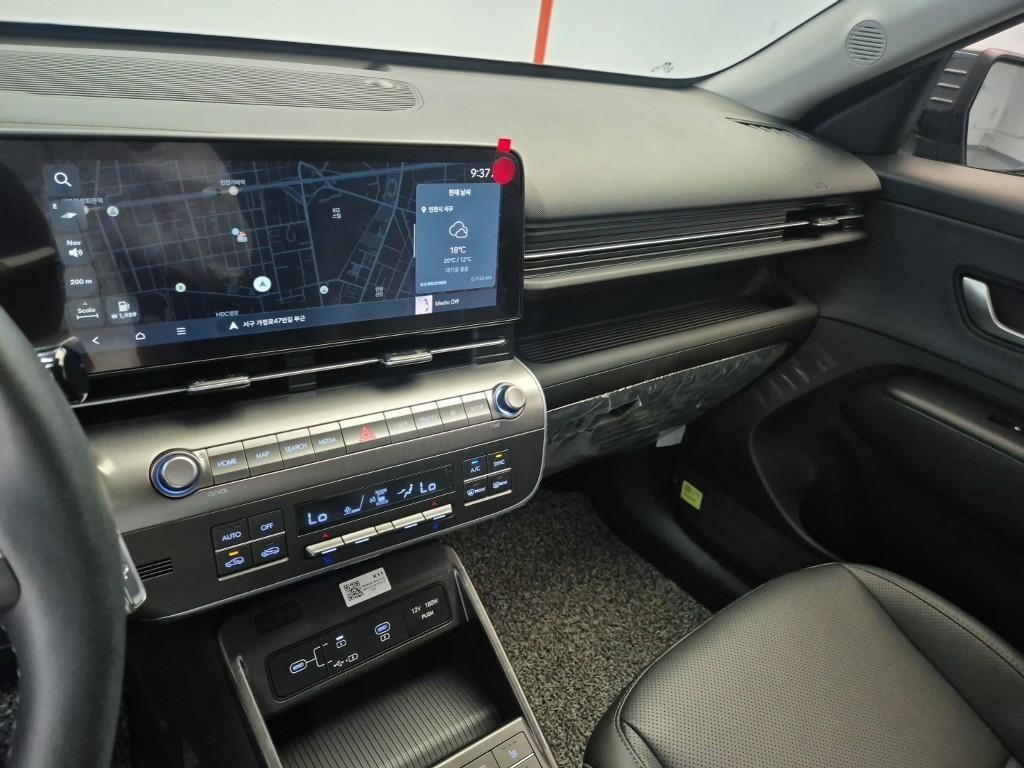 HYUNDAI Kona - Vista 10