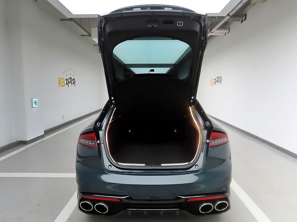 KIA Stinger - Vista 5