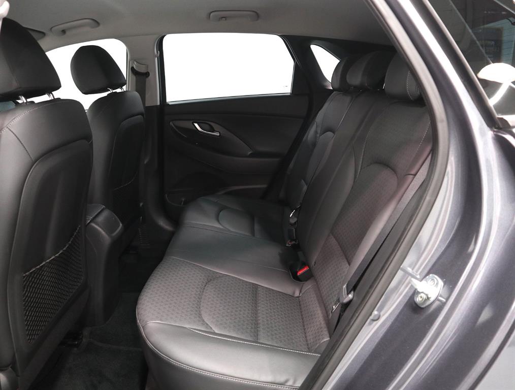HYUNDAI i30 - Vista 10