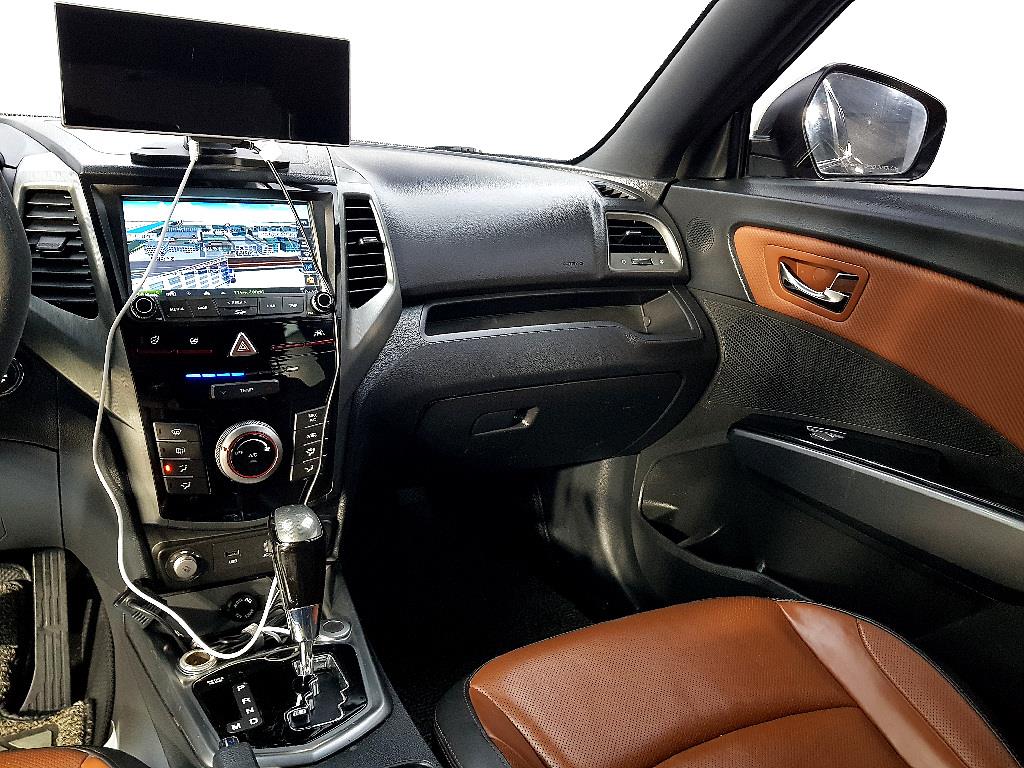 Ssangyong Tivoli - Vista 10
