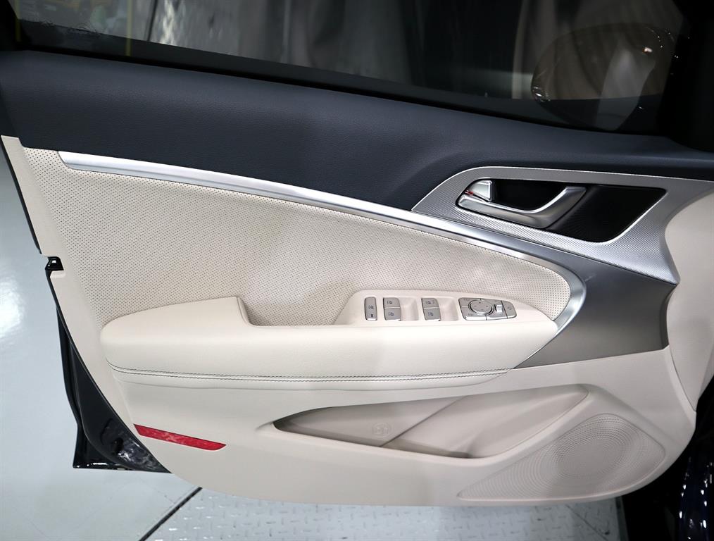 Genesis G70 - Vista 8