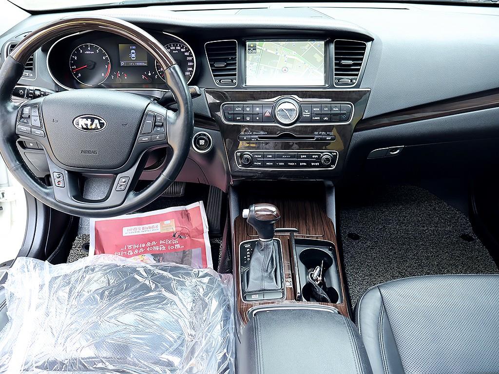 KIA K7 - Vista 9