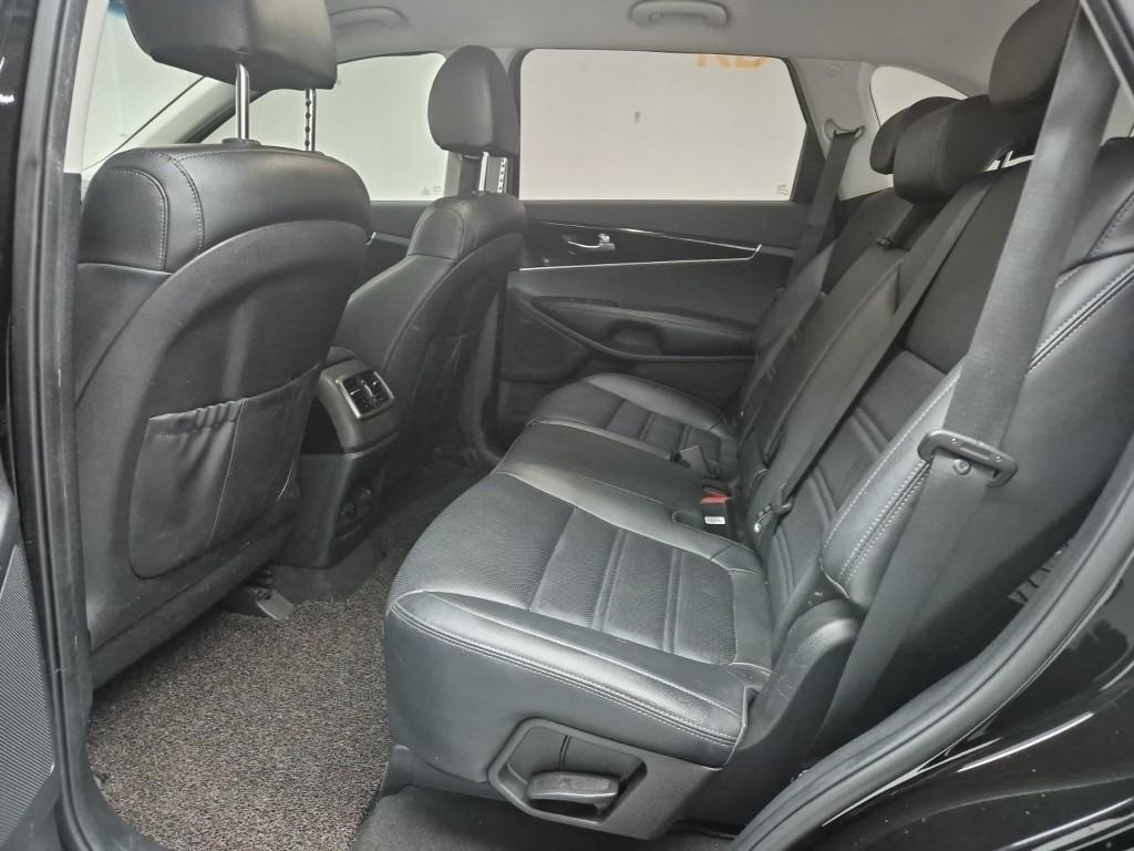 KIA Sorento - Vista 12
