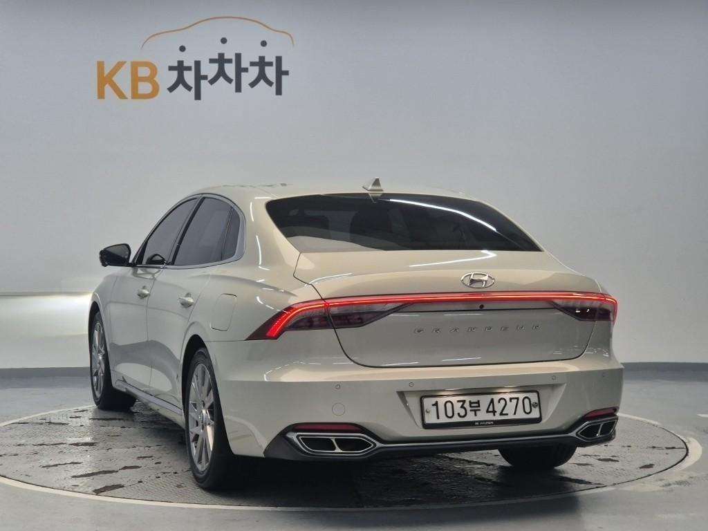 HYUNDAI Grandeur - Vista 3