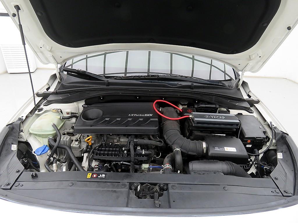HYUNDAI i30 2018 Blanco - Importación desde Corea - HF Imports Iquique - Foto 18