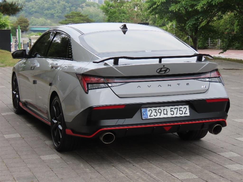 HYUNDAI Avante - Vista 7