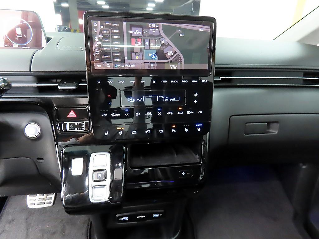 HYUNDAI Staria - Vista 12