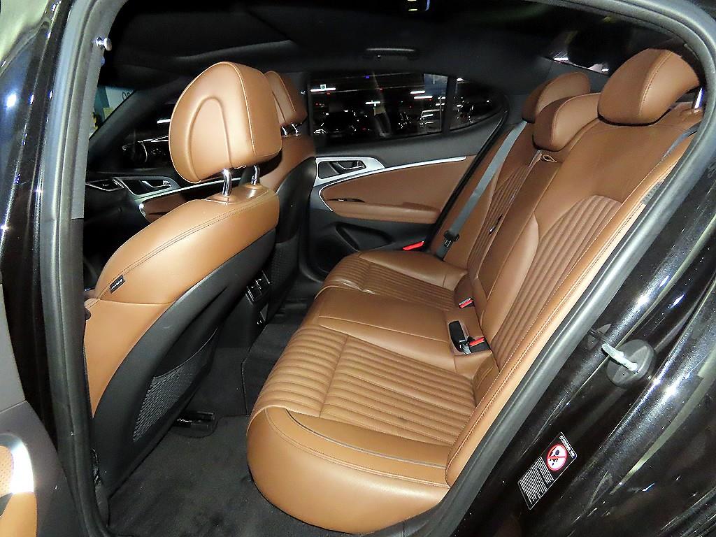 Genesis G70 - Vista 7
